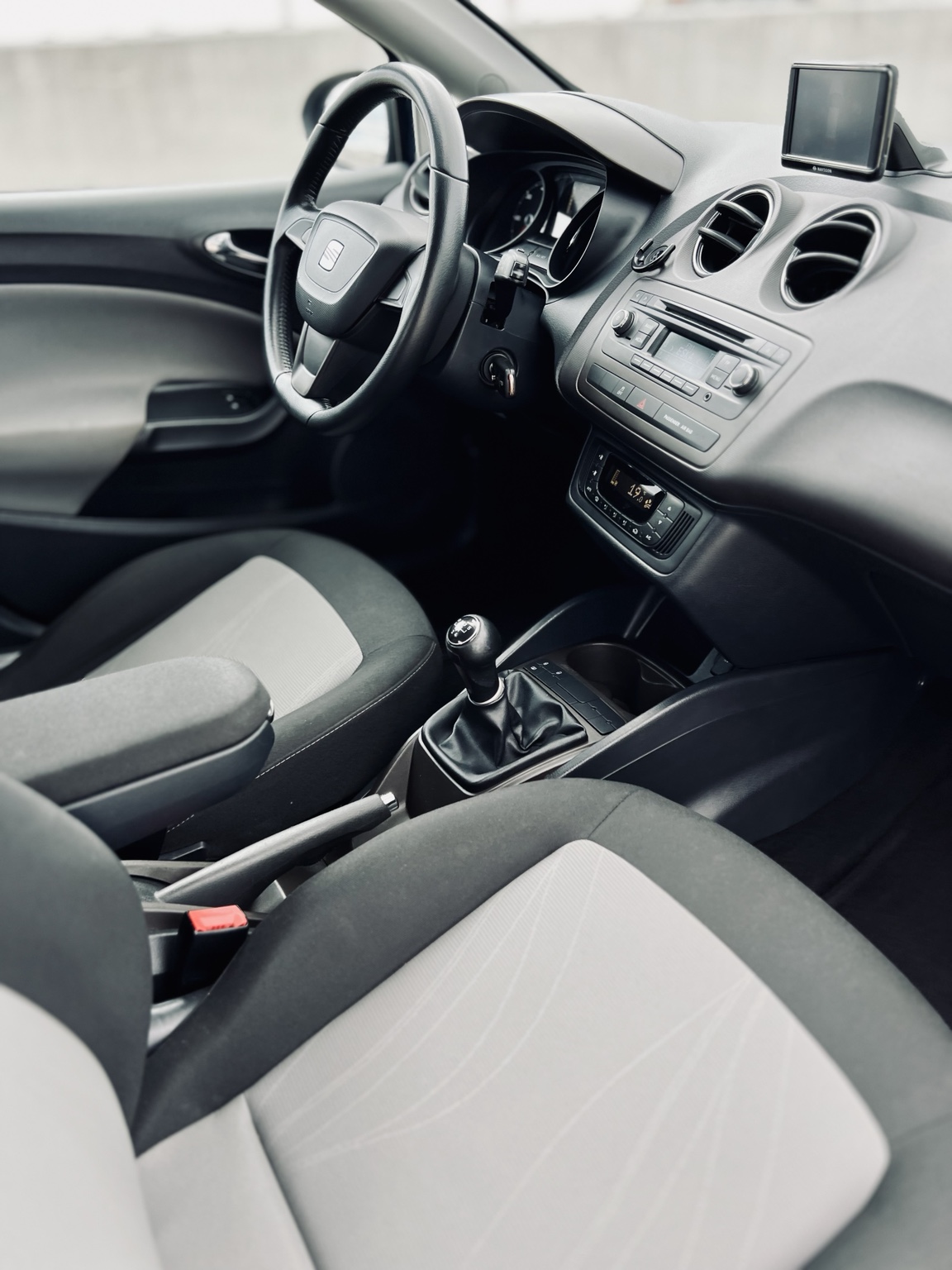 SEAT Ibiza — przednie fotele