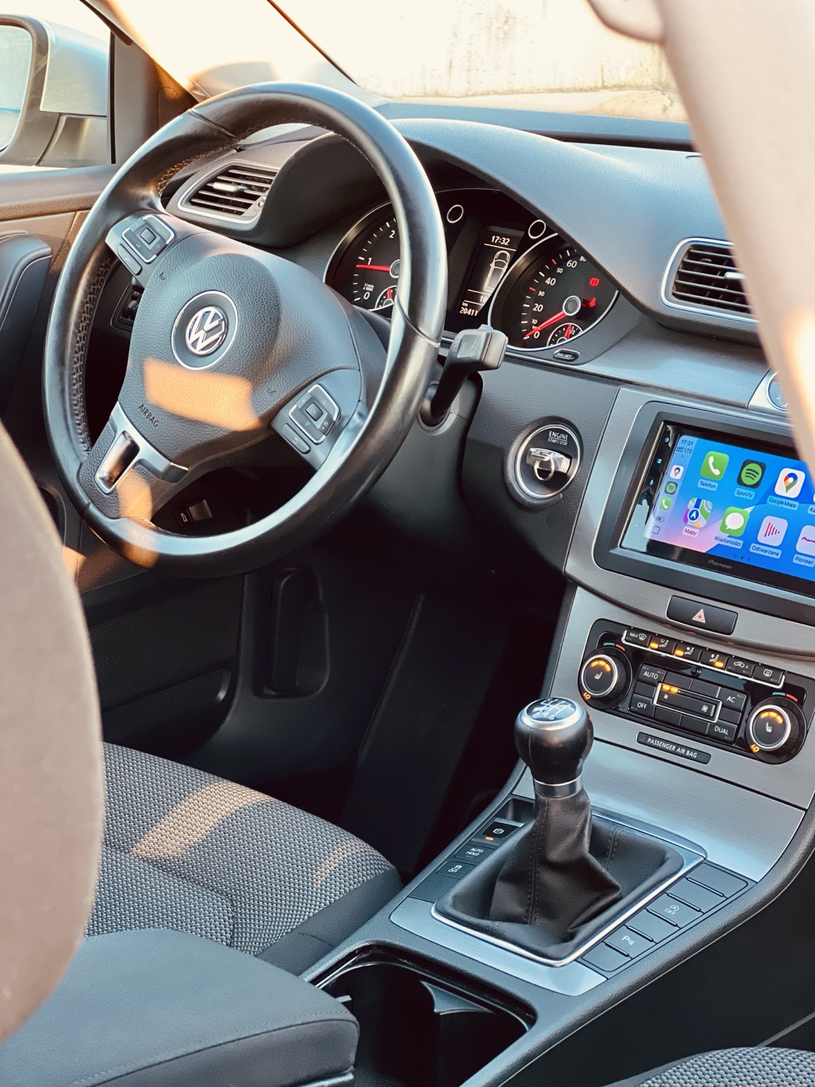 Volkswagen Passat B7 Kombi — wnętrze i kokpit